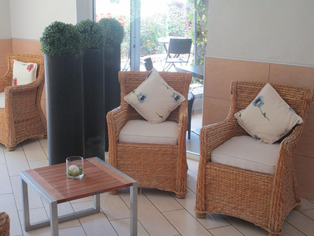 Hotel Azur Bord De Mer ลา กร็องเดอ-ม็อต ภายนอก รูปภาพ